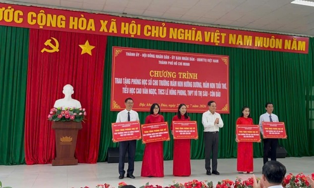 VNPT trao tặng 5 phòng học số tại đặc khu Côn Đảo
