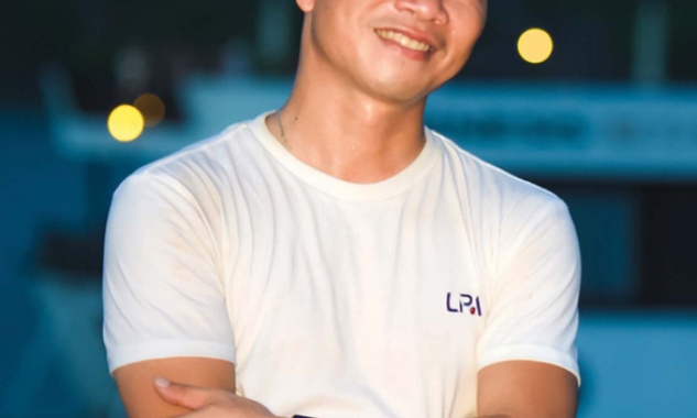 Nguyễn Việt Hùng - chụp hàng ngàn bức ảnh về rác thải để kêu gọi cứu biển Nguyễn Việt Hùng - chụp hàng ngàn bức ảnh về rác thải để kêu gọi cứu biển