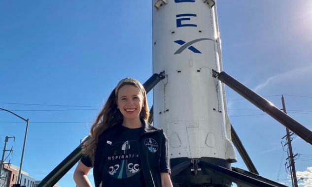 SpaceX sẽ đưa nữ chiến binh quả cảm Arceneaux du lịch không gian SpaceX sẽ đưa nữ chiến binh quả cảm Arceneaux du lịch không gian