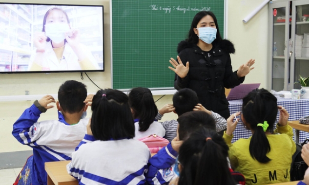 Tuyển giáo viên 'không quá 30 tuổi' tại TP Vinh Tuyển giáo viên 'không quá 30 tuổi' tại TP Vinh