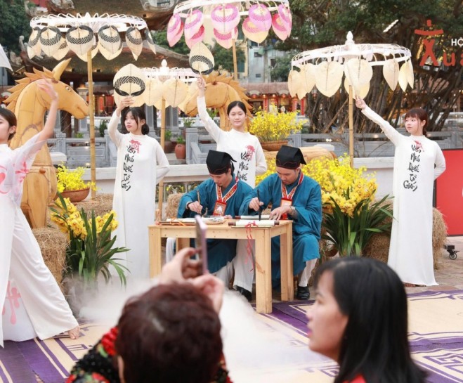 Khai mạc Hội chữ Xuân Bính Ngọ 2026 tại Văn Miếu - Quốc Tử Giám