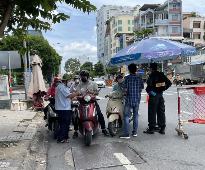 TP HCM: Chi tiết về những trường hợp người lao động đến chỗ làm không cần giấy đi đường TP HCM: Chi tiết về những trường hợp người lao động đến chỗ làm không cần giấy đi đường