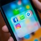 Facebook dụng kế 've sầu thoát xác' để lẩn tránh 'bê bối' Facebook dụng kế 've sầu thoát xác' để lẩn tránh 'bê bối'