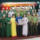 Trao tặng di ảnh màu 10 nữ dân quân Lam Hạ cho Bảo tàng Phụ nữ Việt Nam