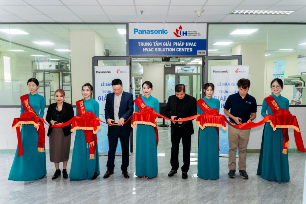 Trường Đại học Công nghiệp TP.HCM tiếp nhận Trung tâm giải pháp HVAC từ Panasonic