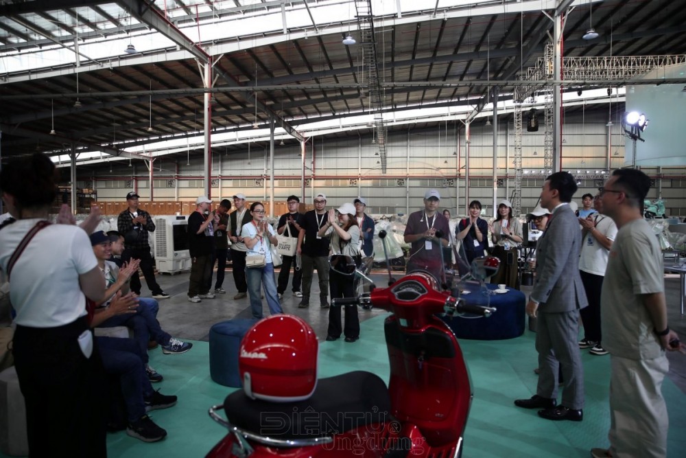 Bộ đôi Vespa Primavera và Vespa Sprint 2025