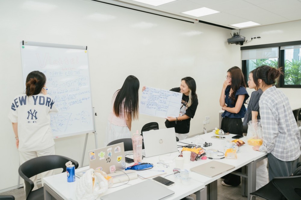 Sinh viên truyền thông thực chiến 35 giờ xây dựng chiến dịch cùng doanh nghiệp lớn