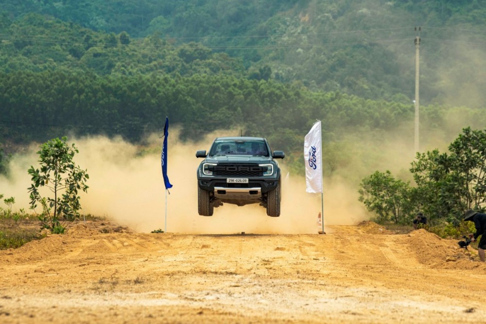 Ford Raptor – tự do sống chất