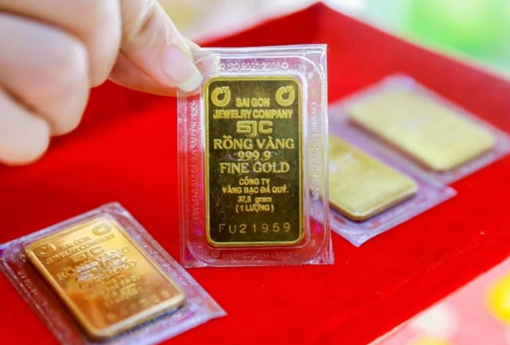 Giá vàng miếng SJC bất ngờ tăng trở lại đạt 135,8 triệu đồng/lượng