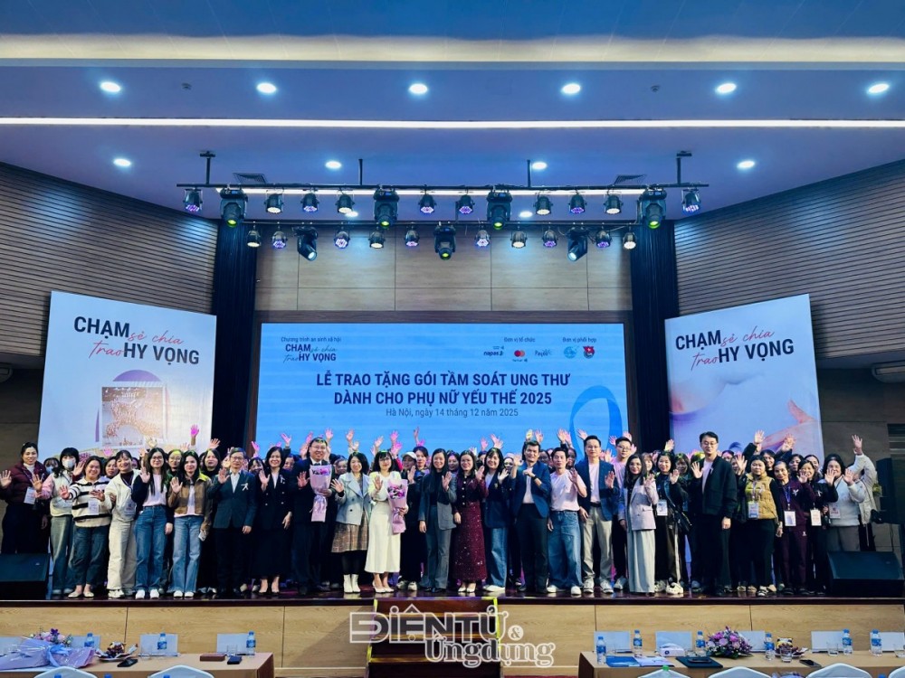 “Chạm sẻ chia, Trao hy vọng” tiếp tục đến với hơn 2.000 phụ nữ yếu thế