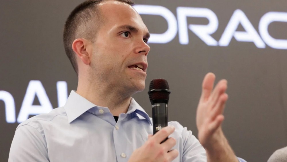 Cổ phiếu Oracle lao dốc mạnh nhất kể từ năm 2001, thử thách đầu tiên với các CEO mới trong cuộc đua AI