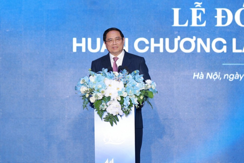 Tổng Công ty May 10 đón nhận Huân chương Lao động hạng Nhất