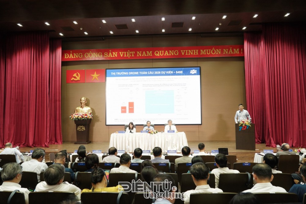 FPT sẵn sàng đồng hành cùng TP.HCM đưa kinh tế tầm thấp cất cánh