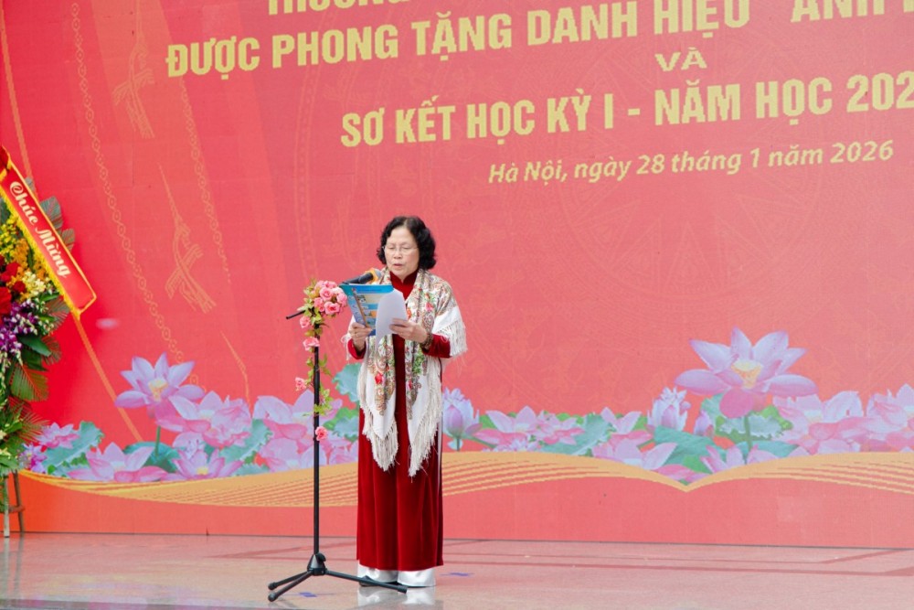 Trường Tiểu học Đoàn Thị Điểm được phong tặng danh hiệu Anh hùng Lao động