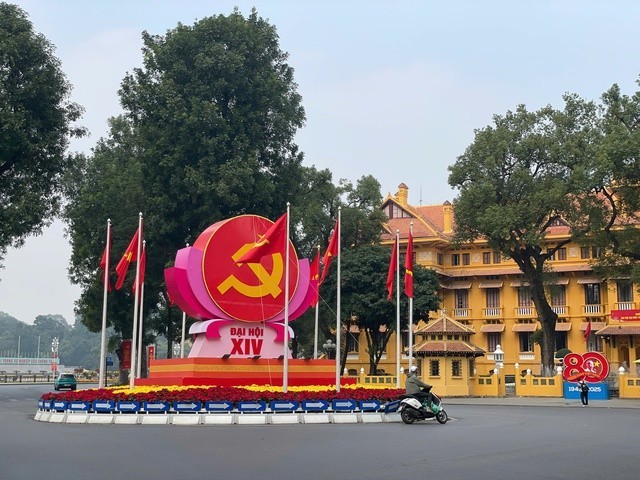 Vững bước dưới cờ Đảng