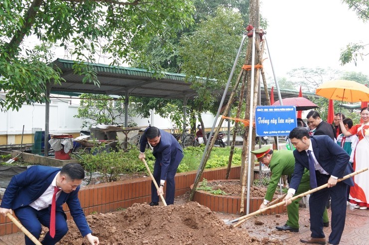 Phường Chương Mỹ phát động Tết trồng cây “Đời đời nhớ ơn Bác Hồ” Xuân Bính Ngọ 2026, phấn đấu trồng trên 5.000 cây xanh