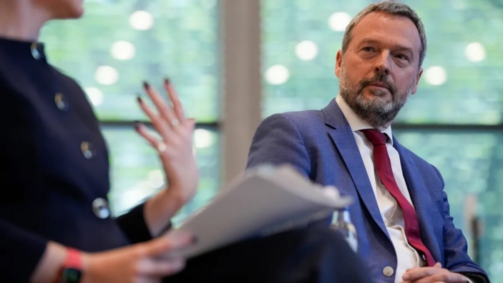 Xung đột ở Trung Đông đặt ra thách thức mới cho các ngân hàng trung ương khi cú sốc giá dầu làm gia tăng lạm phát.