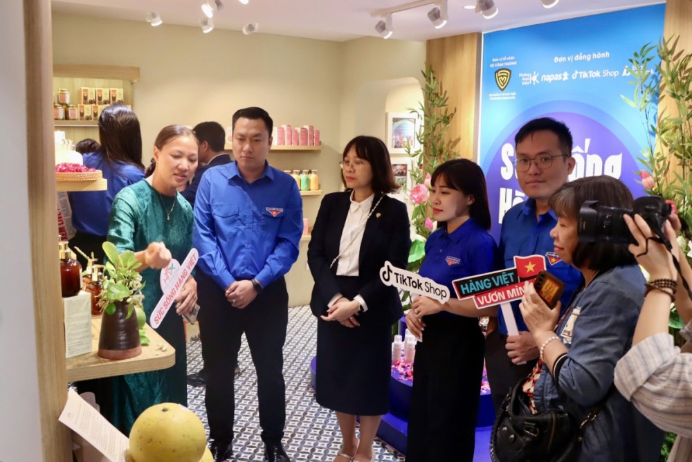 Khai mạc chương trình 'Sức sống hàng Việt' lần thứ 3