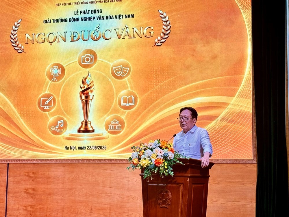 NSND Vương Duy Biên, Chủ tịch Hiệp hội Phát triển Công nghiệp Văn hoá Việt Nam phát biểu tại Lễ phát động.