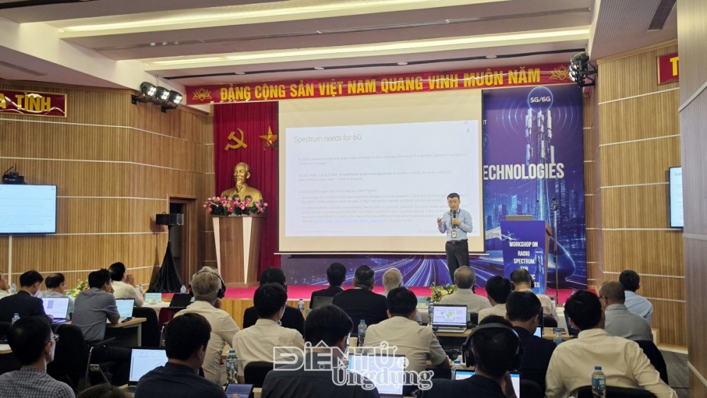 Toàn cảnh hội thảo tần số cho công nghệ chiến lược do Cục Tần số vô tuyến điện tổ chức sáng 30/6