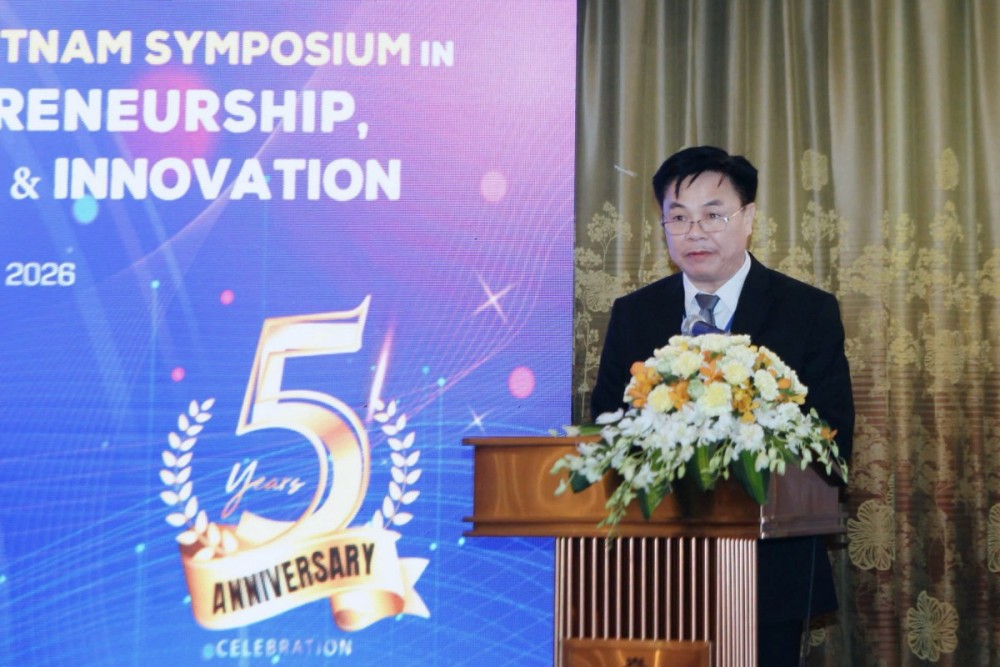 PGS.TS Nguyễn Văn Định, Phó Hiệu trưởng Trường Quốc tế - Đại học Quốc gia Hà Nội chia sẻ tại Hội thảo (https://daibieunhandan.vn)