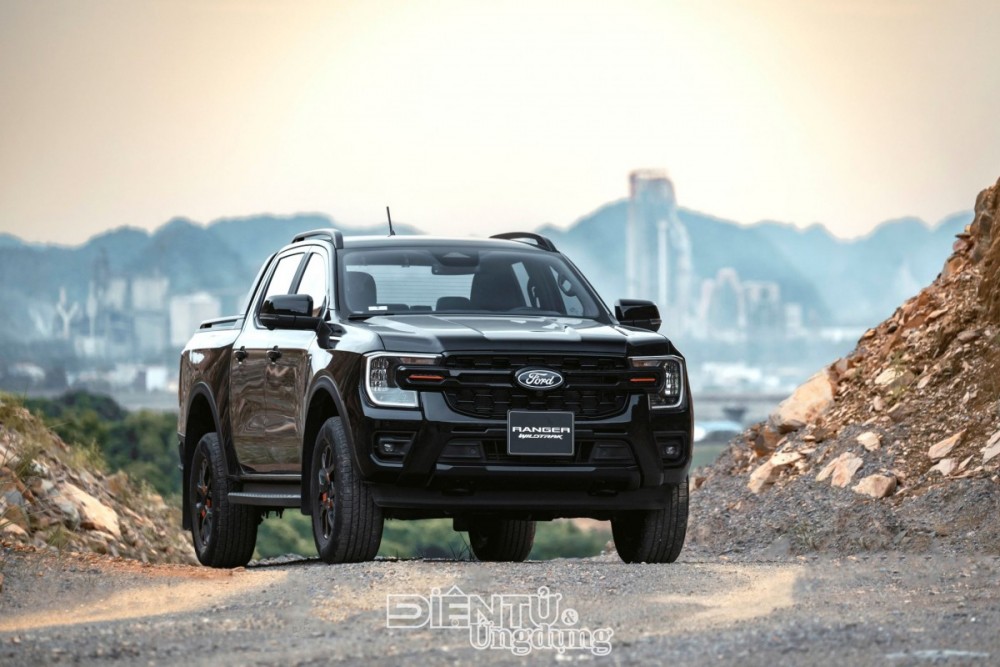 Ford Ranger thế hệ mới chính thức mở bán, giá từ 707 triệu đồng