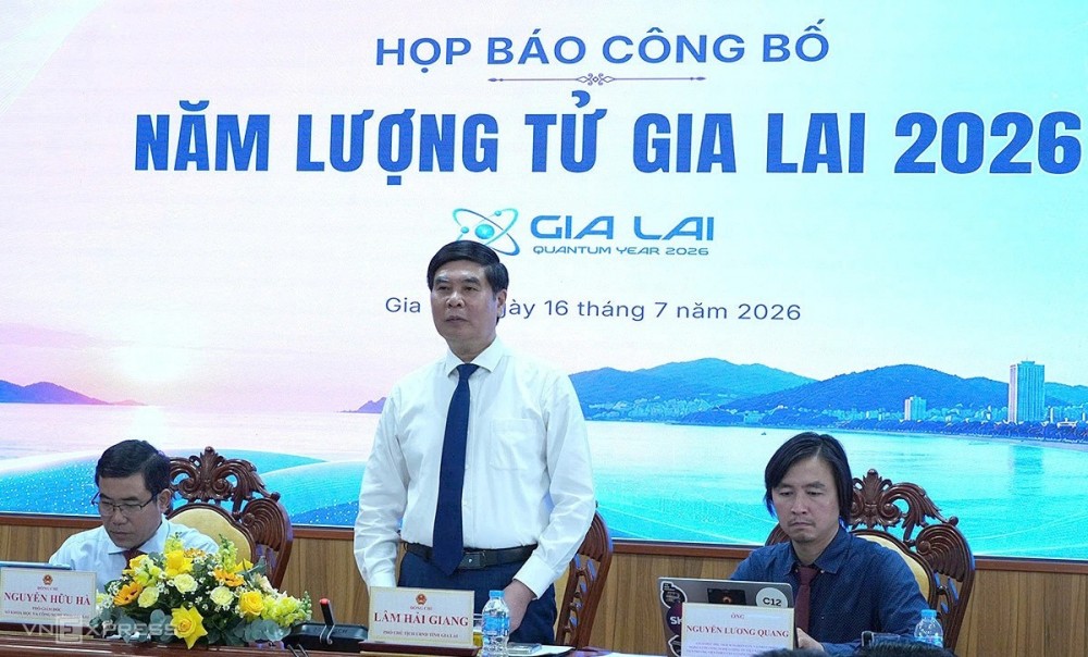 Ông Lâm Hải Giang, Phó chủ tịch UBND tỉnh Gia Lai phát biểu tại họp báo (Ảnh: vnexpress.net)