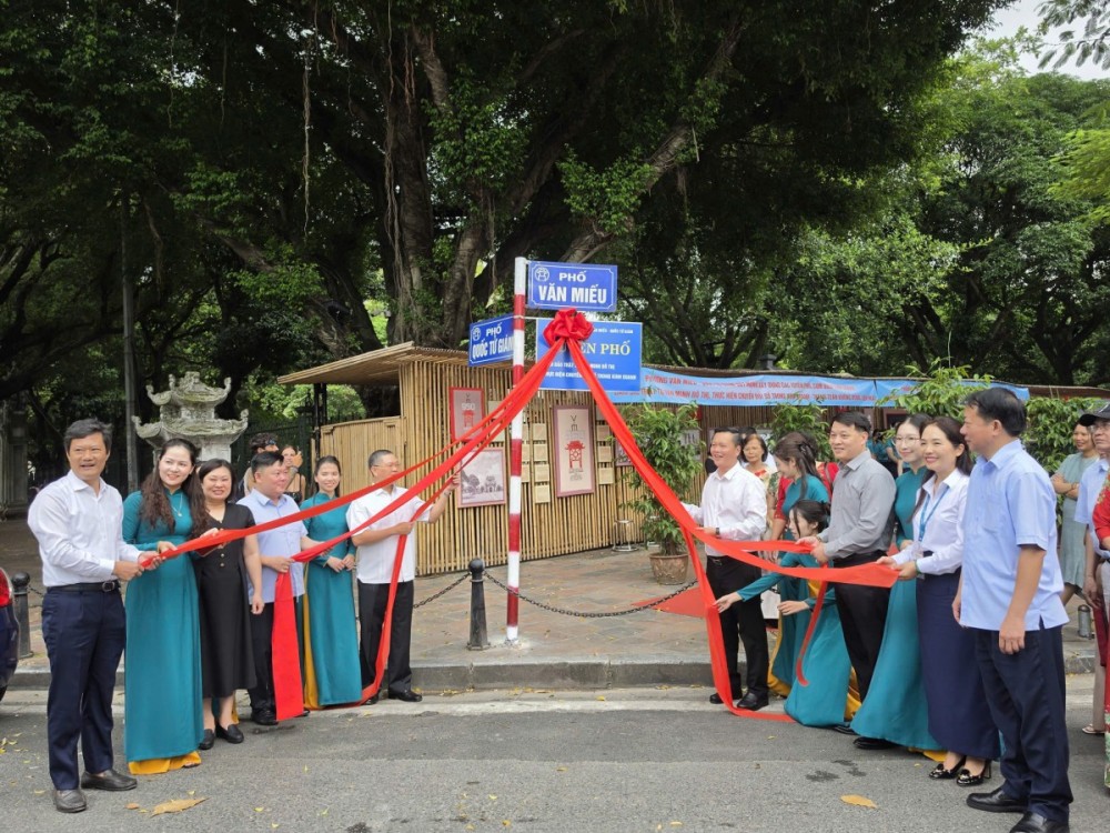 Phường Văn Miếu - Quốc Tử Giám ra mắt các tuyến phố kinh doanh không dùng tiền mặt