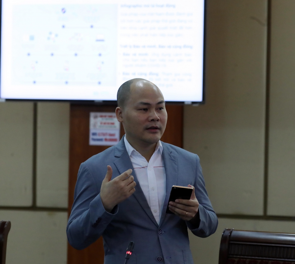 Ông Nguyễn Tử Quảng - CEO BKAV trong buổi ra mắt ứng dụng Bluezone