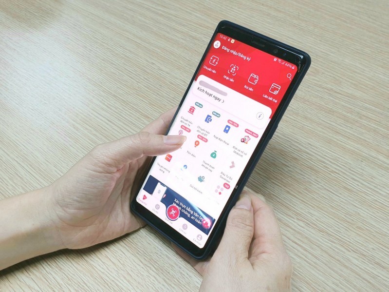 Người dùng bất ngờ nhận tiền từ người lạ sau đó sẽ có đối tượng gọi điện đòi thu lãi với giá "cắt cổ"