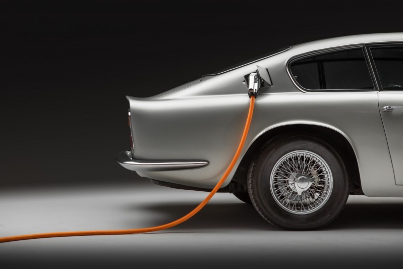 Chiếc Aston Martin DB6 được "độ" động cơ điện mà vẫn đảm bảo sức hấp dẫn với người dùng