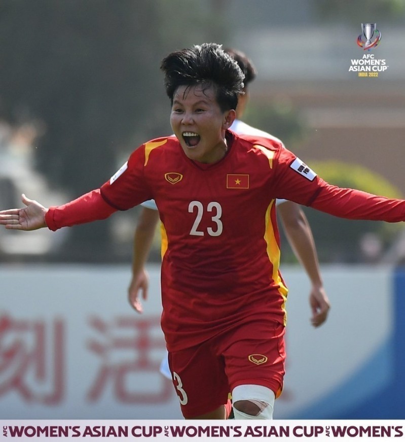 Bích Thuỳ ăn mừng bàn thắng ấn định tỉ số giúp bóng đá Việt Ma lần đầu làm nên lịch sử với tấm vé dự World Cup 2023