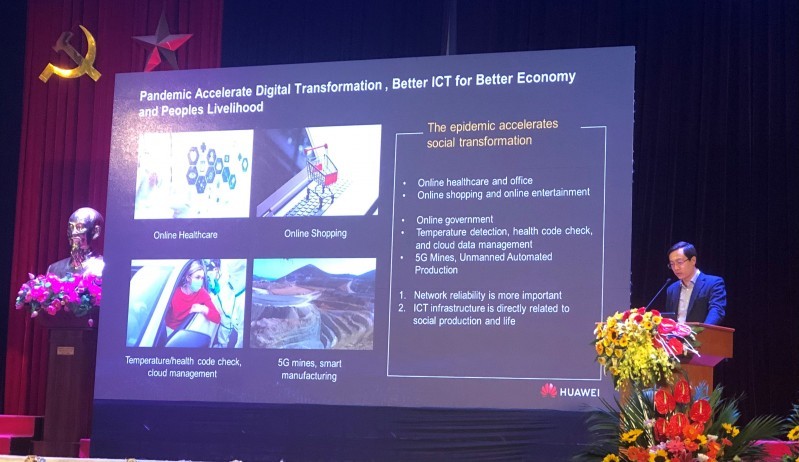 Phần trình bày của Phó Giám đốc kinh doanh Công nghệ năng lượng số của Huawei Việt Nam Lê Nho Thông tại REV-ECIT 2021 với chủ đề "Make in Vietnam: Tư duy đổi mới và Thực tiễn sáng tạo"