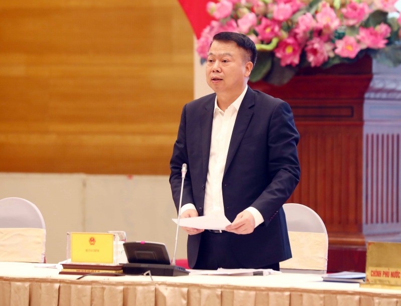 Thứ trưởng Bộ Tài chính Nguyễn Đức Chi thông tin đến báo chí