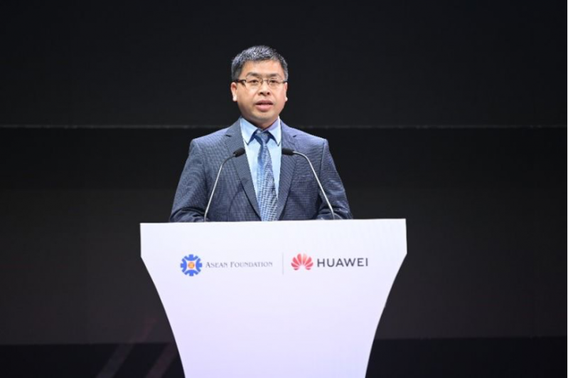 Chia sẻ của Huawei về chủ đề "Đi sâu vào lĩnh vực kỹ thuật số trong công nghiệp" được trình bày bởi Chủ tịch kinh doanh Doanh nghiệp APAC của Huawei Nicholas Ma