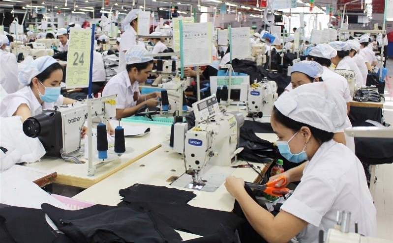 Công nhân làm việc tại xưởng công ty may mặc Dony, quận Tân Bình, TP HCM