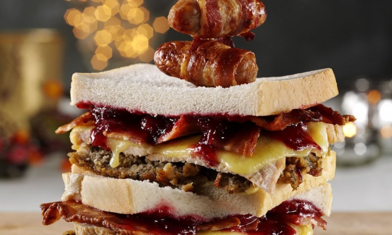Sandwich Noel là những chiếc bánh được làm từ các thức ăn thừa của những bữa tiệc Giáng sinh được xếp vào như một "nghệ thuật" ẩm thực