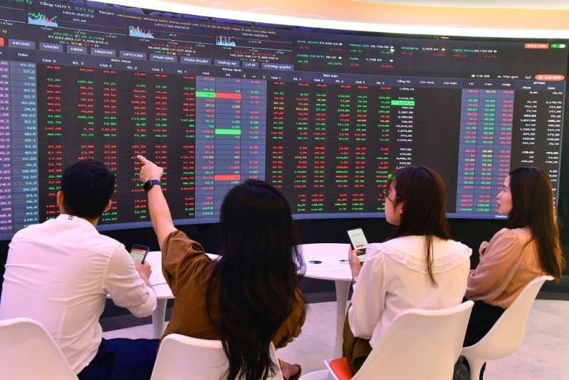 Thị trường chứng khoán Việt cần những công cụ mạnh tay để đảm bảo an toàn cho dòng tiền