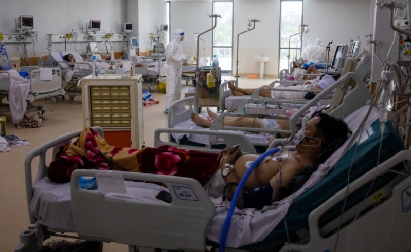 Trong đợt dịch bùng mạnh tại TP HCM từ tháng 5/2021, Trung tâm Hồi sức Covid-19 đặt tại Bệnh viện Ung bướu cơ sở 2, với quy mô gần 1.000 giường luôn trong tình trạng quá tải F0 nặng