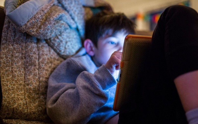 Hạn chế trẻ em tiếp cận thông tin người lớn trên internet