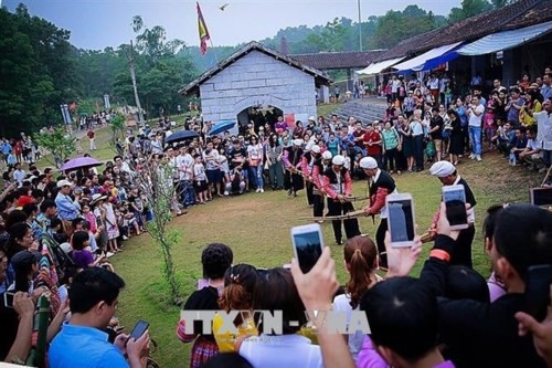 500.000 du khách đến với “ngôi nhà chung” của 54 dân tộc Việt Nam - Ảnh 1.