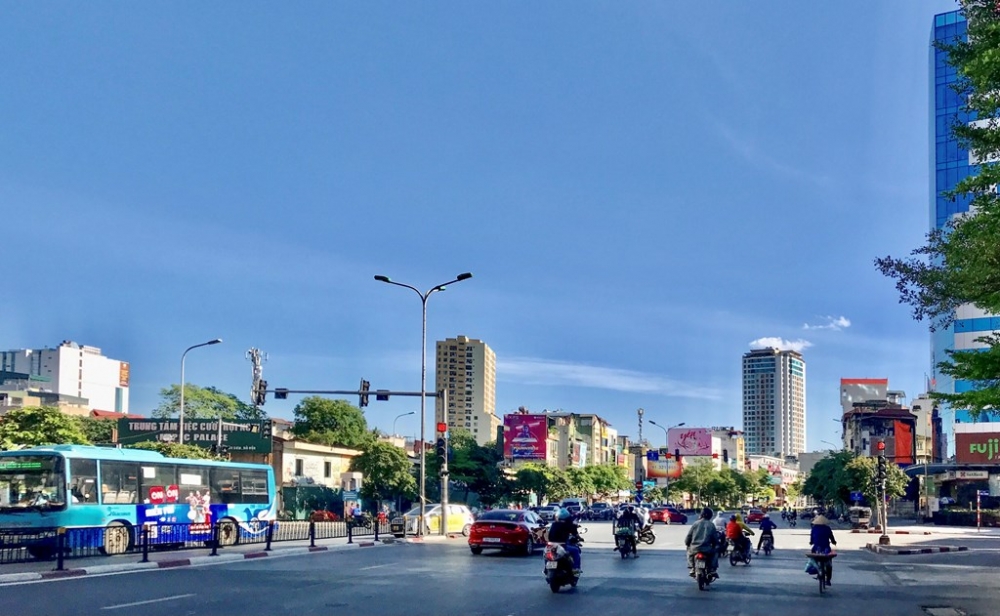 Với chỉ số nóng bức hôm nay tại Hà Nội có thể khiến người dân kiệt sức khi tham gia các hoạt động ngoài trời liên quan đến thể chất