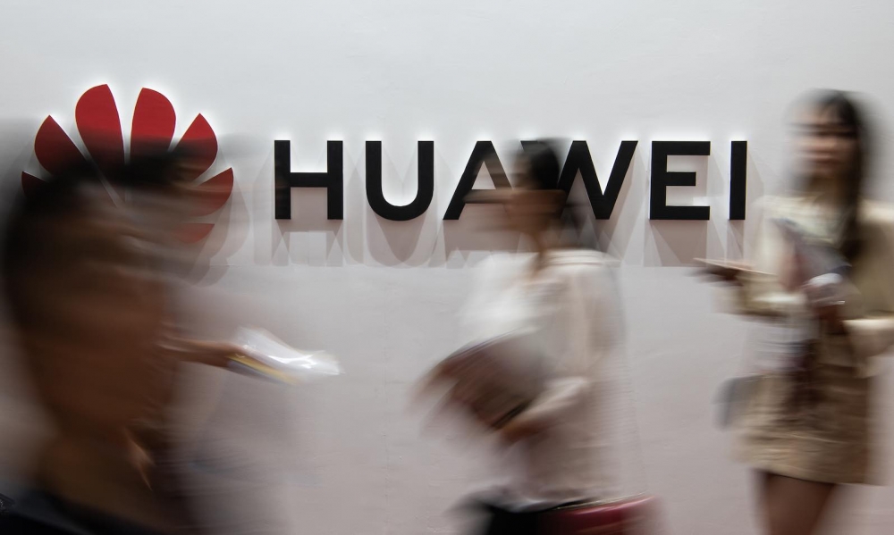 Các lệnh trừng phạt của chính quyền Mỹ đã thổi bay 134 tỉ NDT của Huawei trong nửa đầu năm 2021