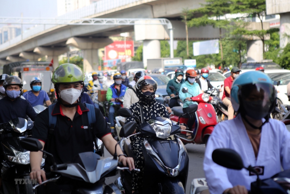 Chỉ số tia UV tại Hà Nội hôm nay và trong 3 ngày tới ở mức rất cao có thể gây tác động nguy hại cho sức khoẻ của người tham gia giao thông