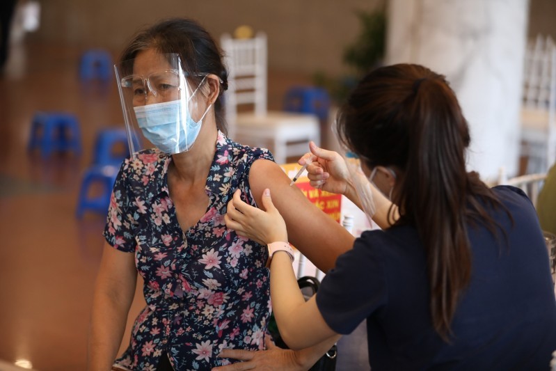 Công tác tiêm phòng vaccine ngừa COVID-19 vẫn đang được Hà Nội triển khai tích cực