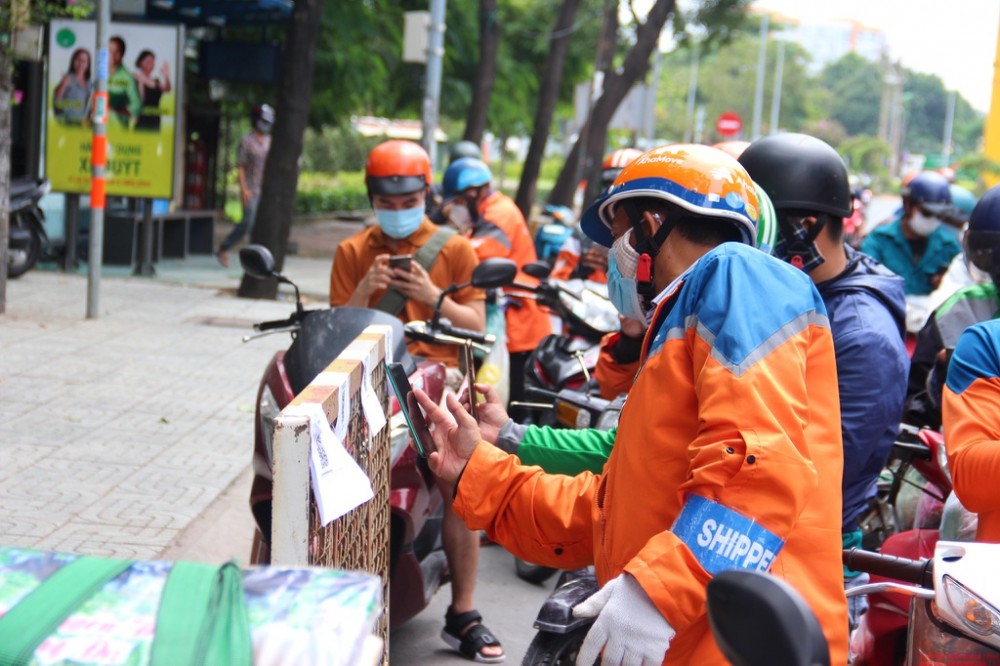 Công dân di chuyển trên địa bàn thành phố Hà Nội sẽ khai báo thông qua ứng dụng được tích hợp CSDL quốc gia về dân cư