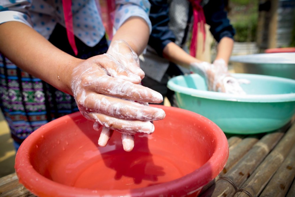 Theo con số thống kê của UNICEF thì số trẻ thiếu các điều kiện rửa tay cơ bản là 355 triệu