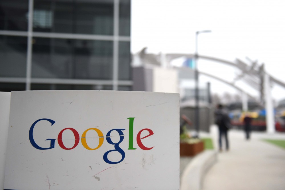 Sau thời gian dài trì hoãn thì Google đã phải chấp nhận chi trả nhuận bút cho các hãng truyền thông Pháp để sử dụng tin tức của họ
