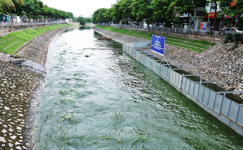 Hà Nội sử dụng nước sông Hồng để tạm thời xử lý tình trạng ô nhiễm trên sông Tô Lịch trong thời gian chờ hoàn thiện Dự án "Hệ thống xử lý nước thải Yên Xá"