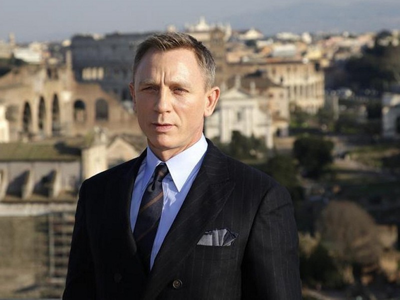 Nhân vật James Bond di diễn viên Daniel Craig thủ vai